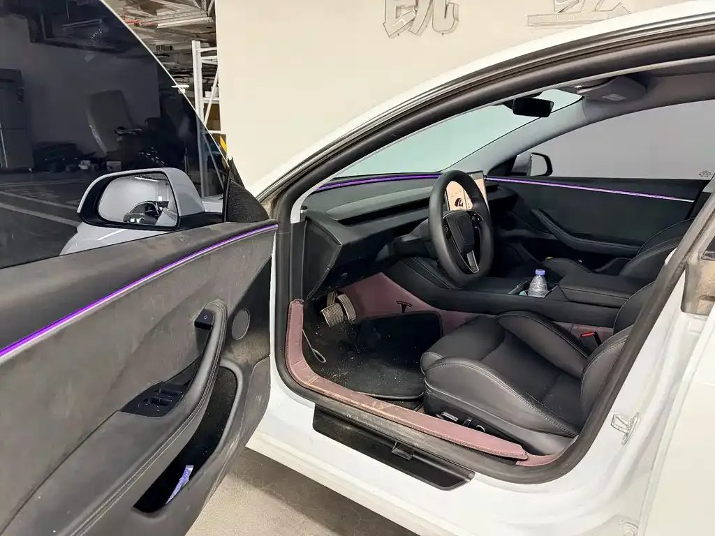 Tesla Model 3 — фото 9