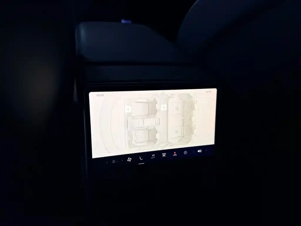Tesla Model 3 — фото 2