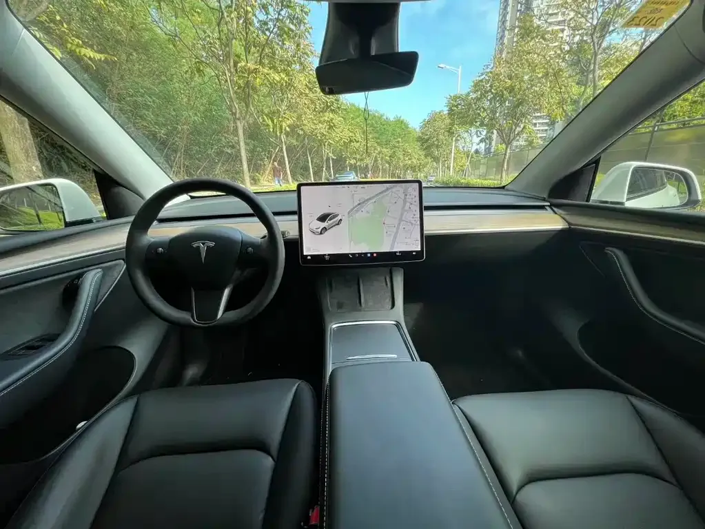 Tesla Model Y — фото 3