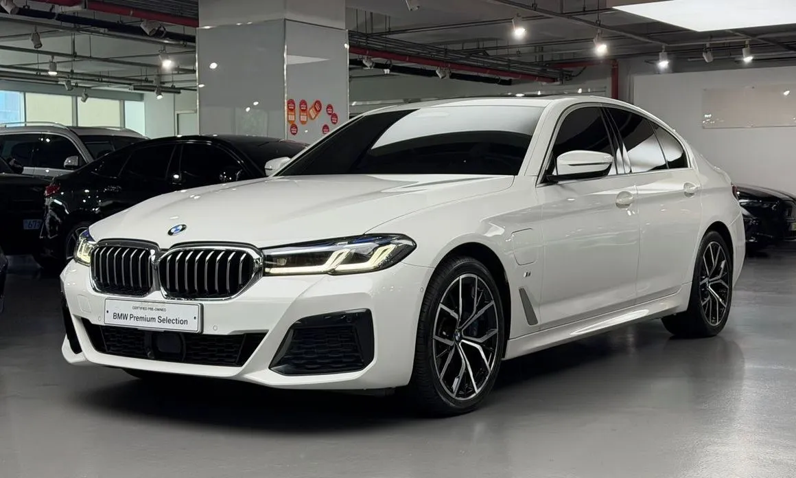 BMW 5-Series — фото 1