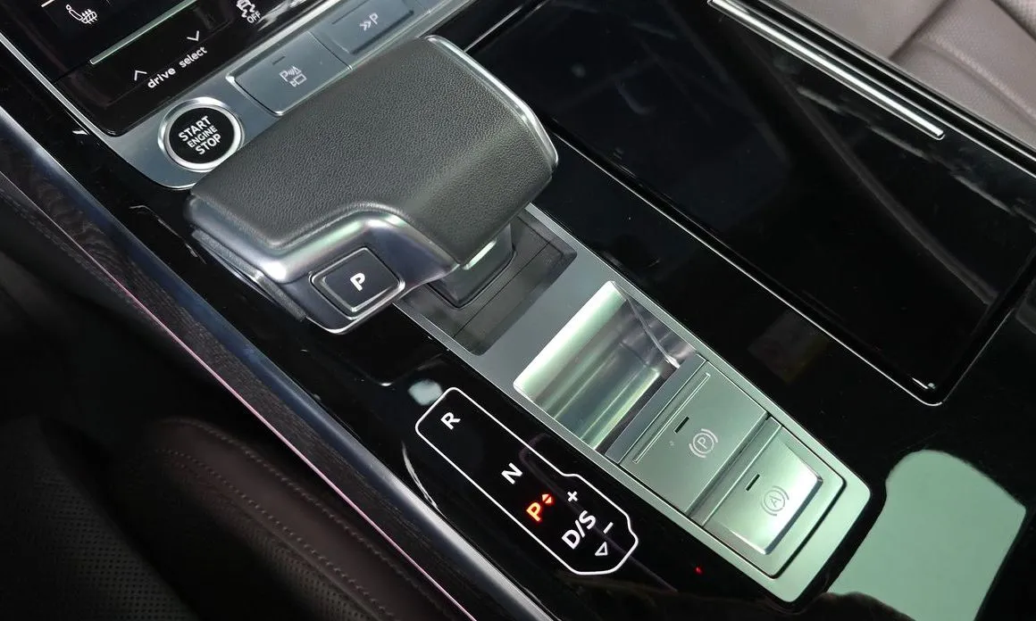 Audi A8 2022 из KR, фото 4
