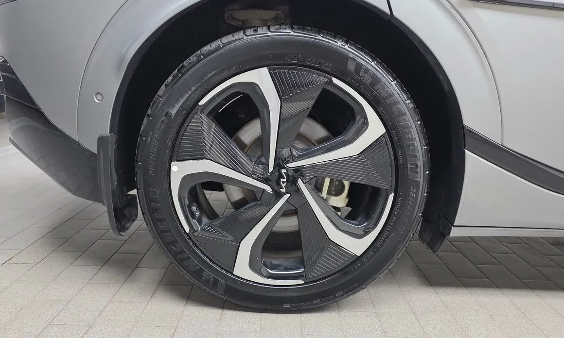 Kia EV6 — фото 6