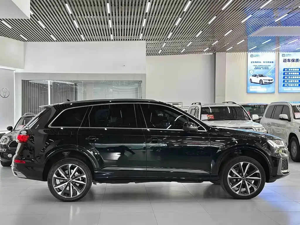 Audi Q7 — фото 10