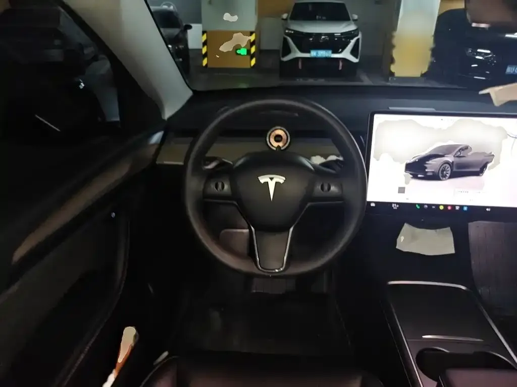 Tesla Model Y — фото 8