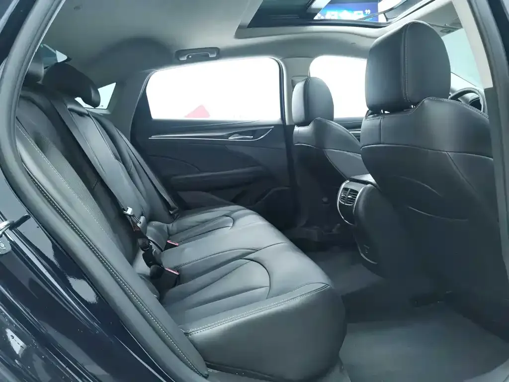 Buick LaCrosse 2022 из CN, фото 2