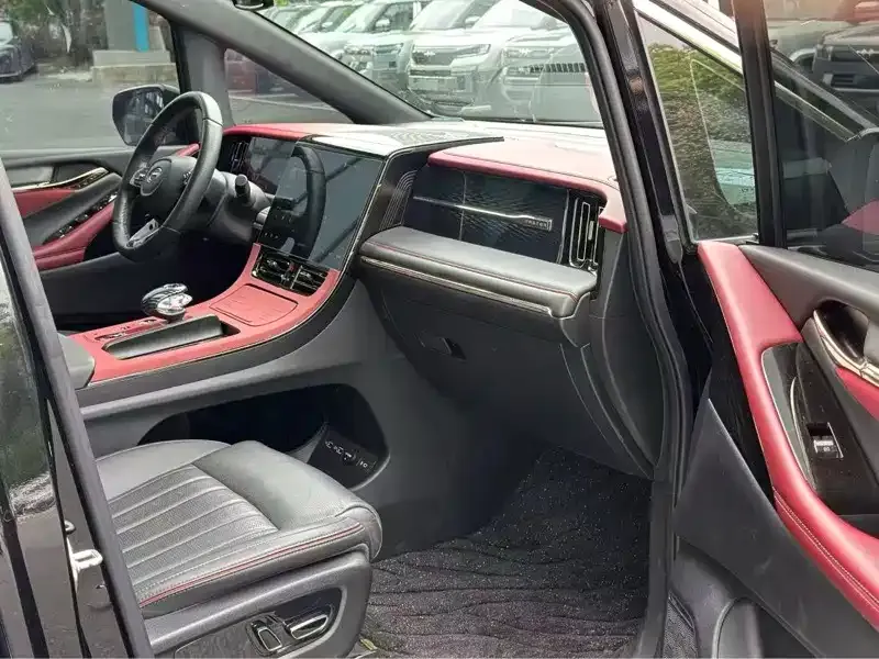 GAC Motor Trumpchi M8 — фото 10