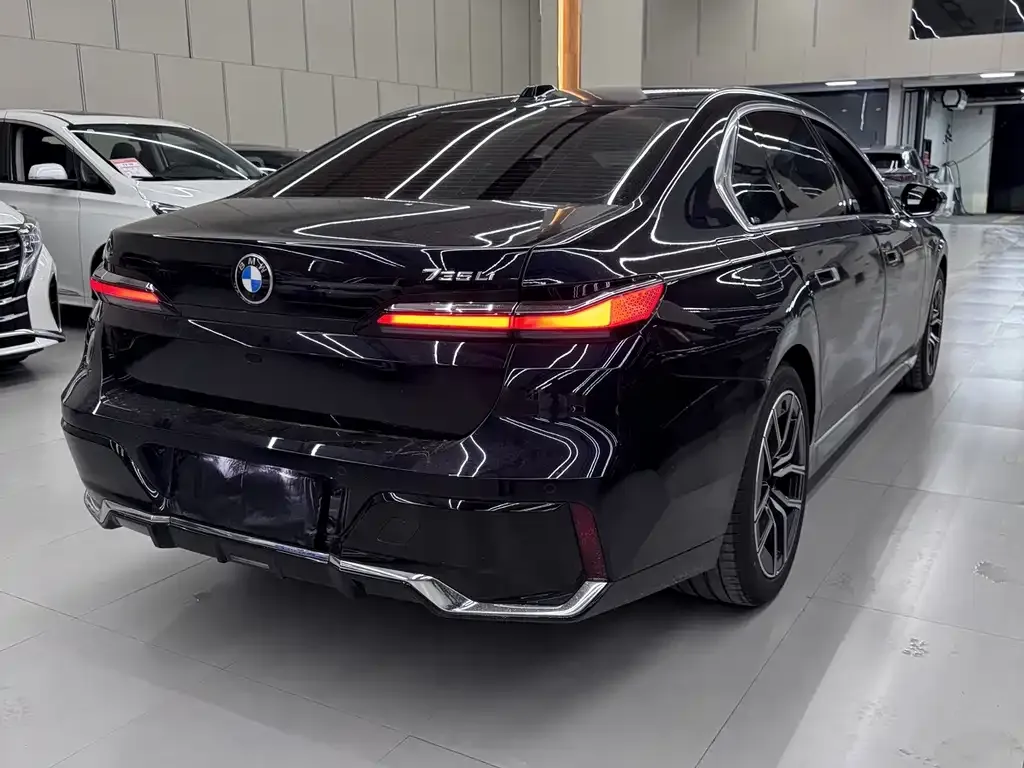 BMW 7 Series — фото 2