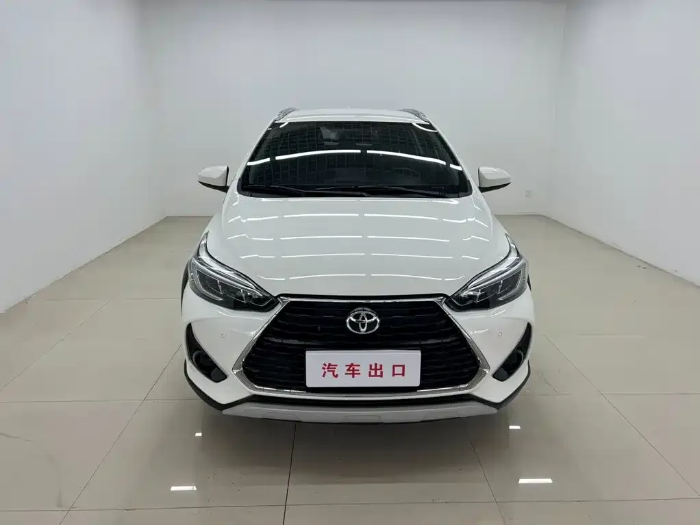 Toyota Yaris L — фото 5