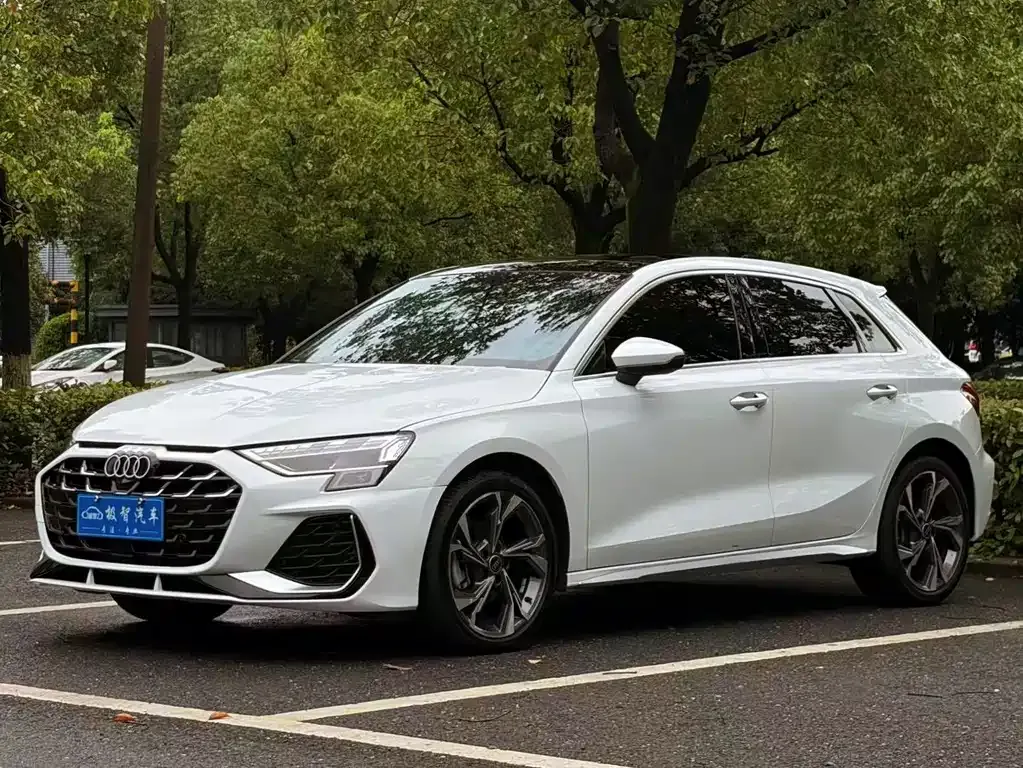 Audi A3 — фото 1