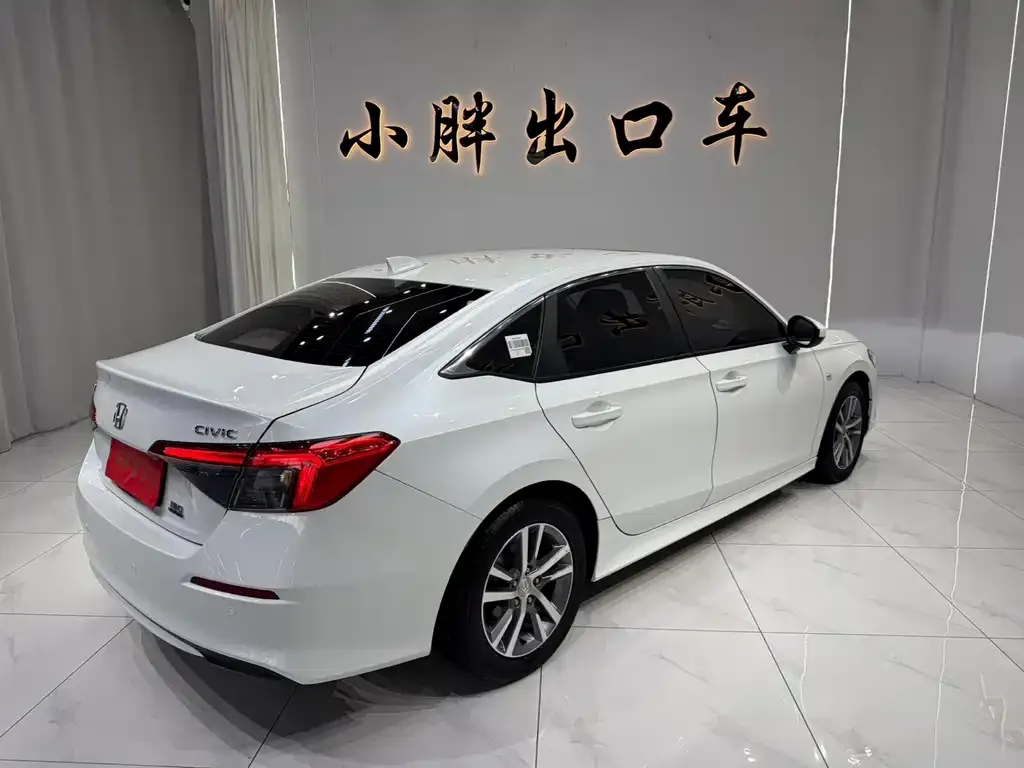 Honda Civic — фото 10