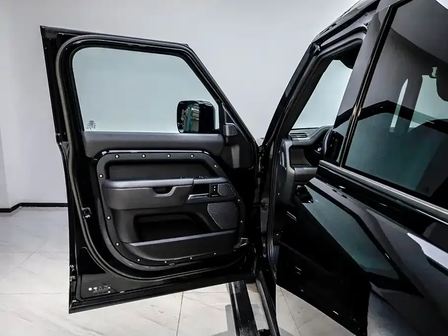 Land Rover Defender — фото 8