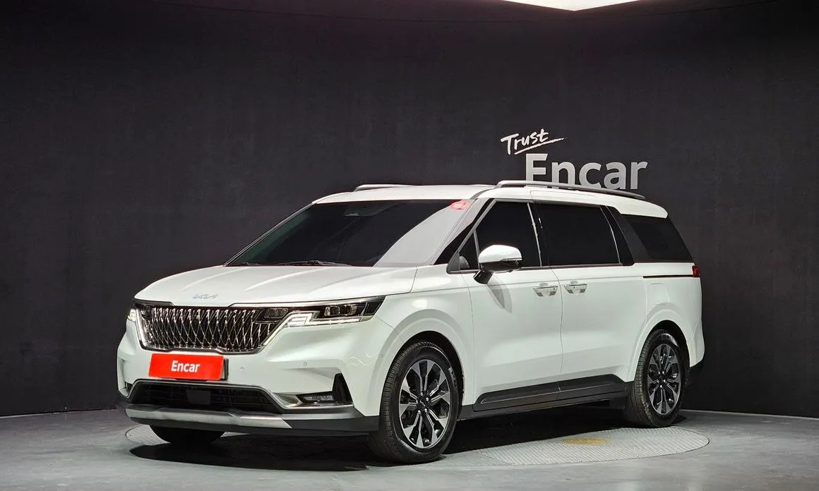 Kia Carnival — фото 1