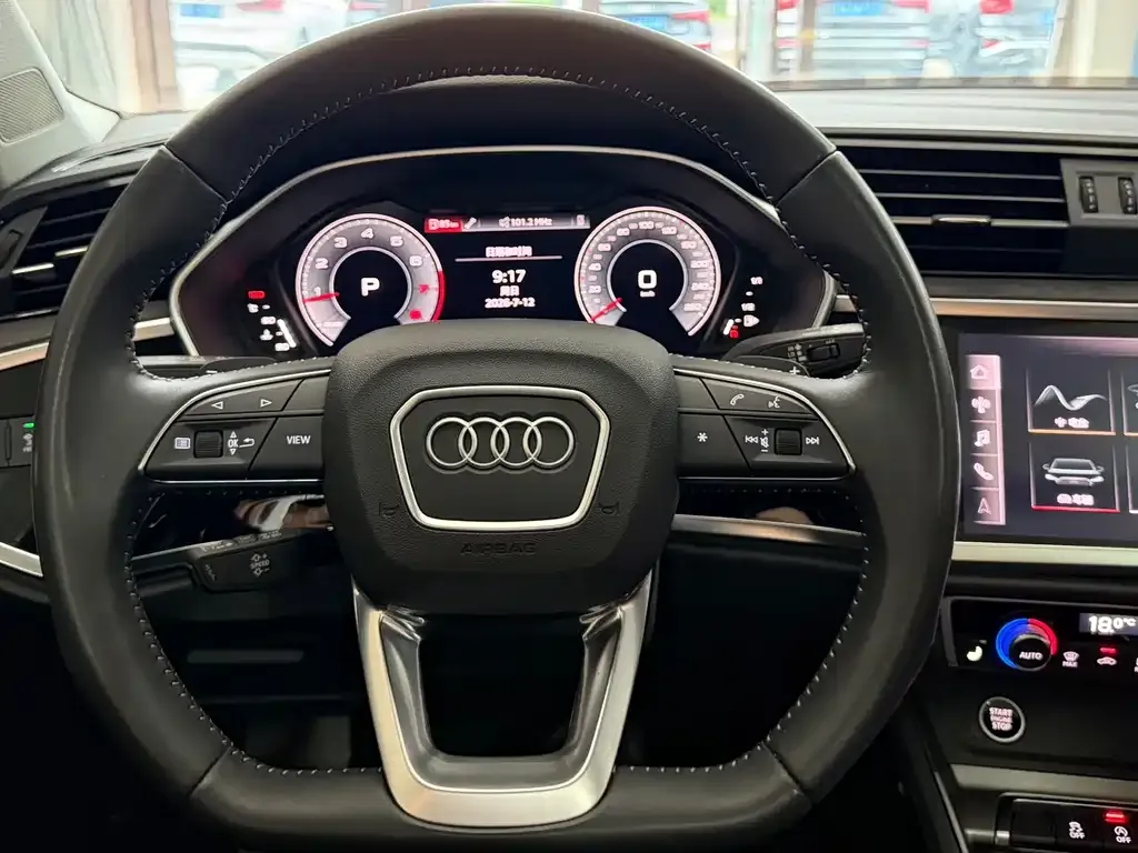 Audi Q3 — фото 7
