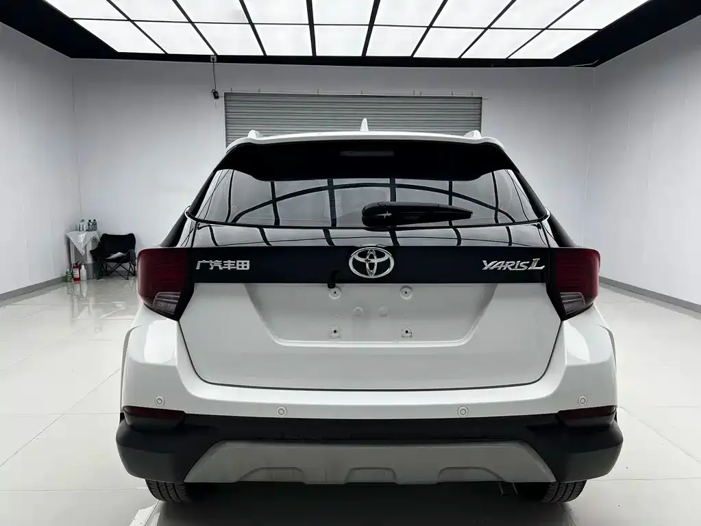 Toyota Yaris L — фото 6