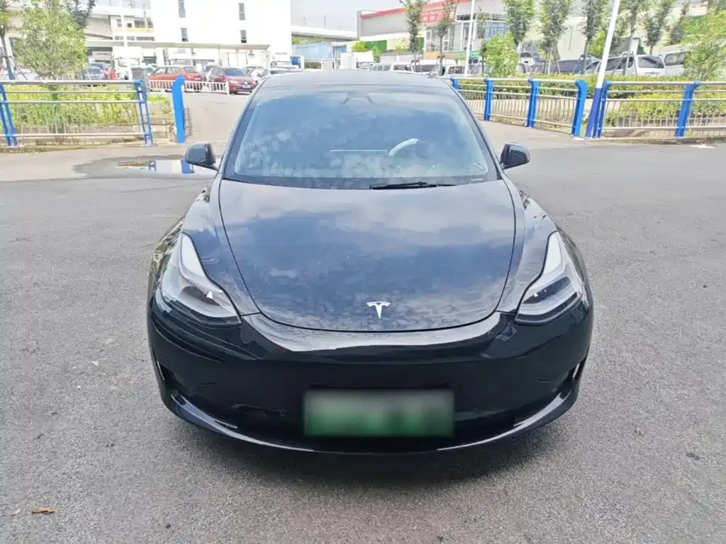 Tesla Model 3 — фото 9