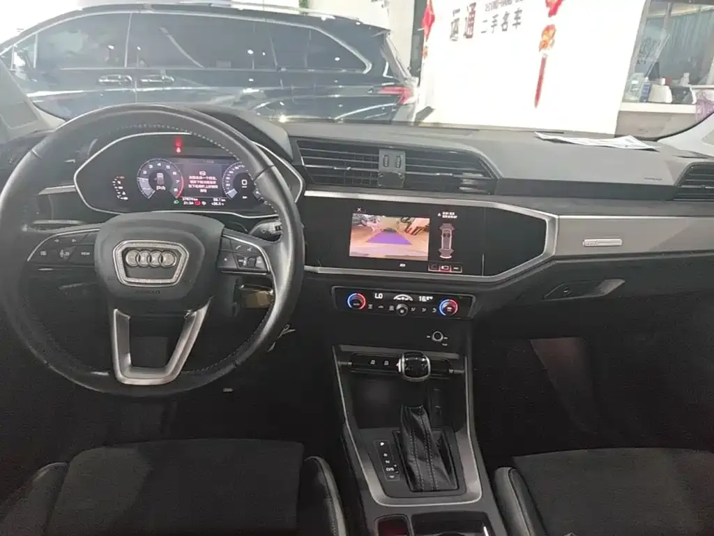 Audi Q3 — фото 7