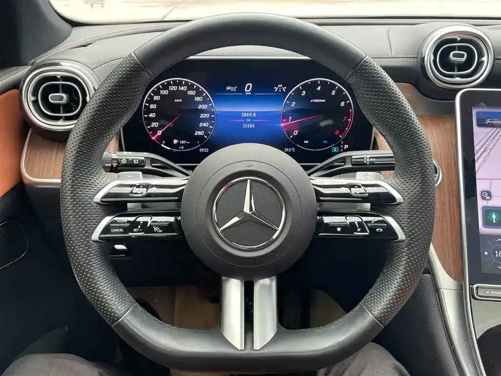 Mercedes-Benz GLC — фото 8