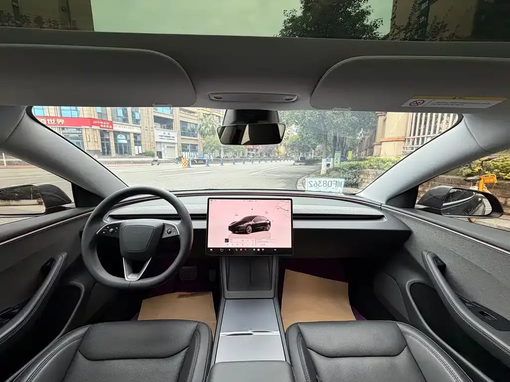 Tesla Model 3 — фото 6