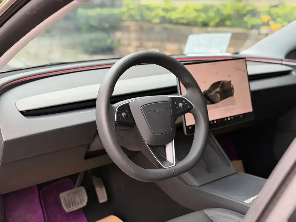 Tesla Model 3 — фото 4