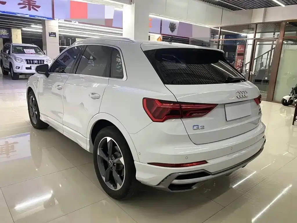 Audi Q3 — фото 9