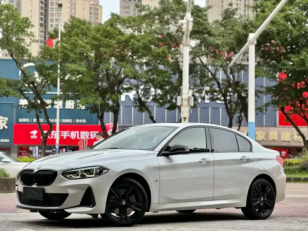BMW 1 Series — фото 1