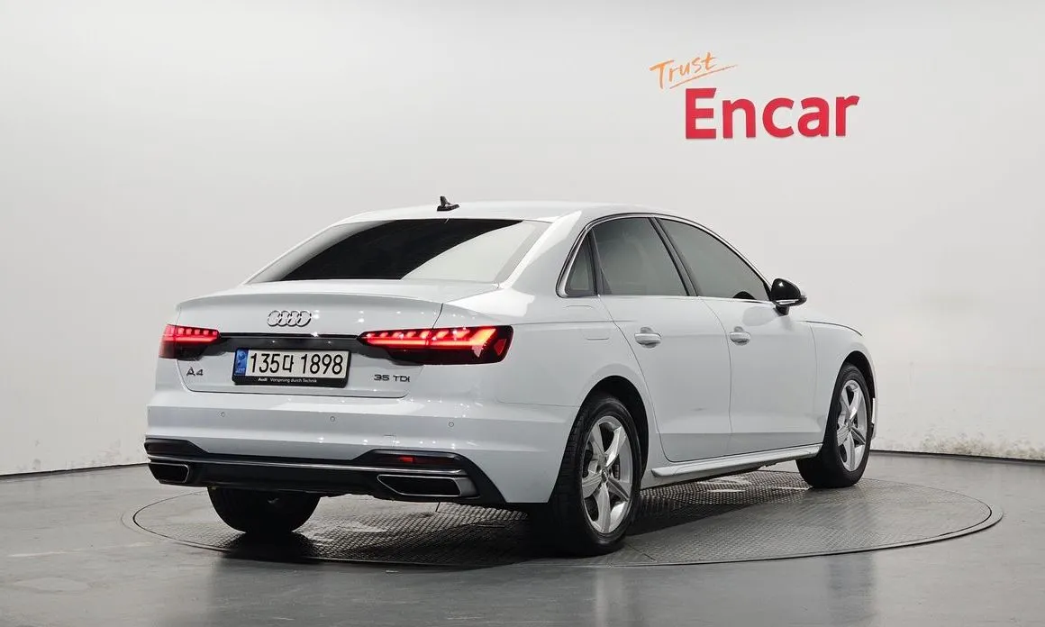 Audi A4 — фото 5