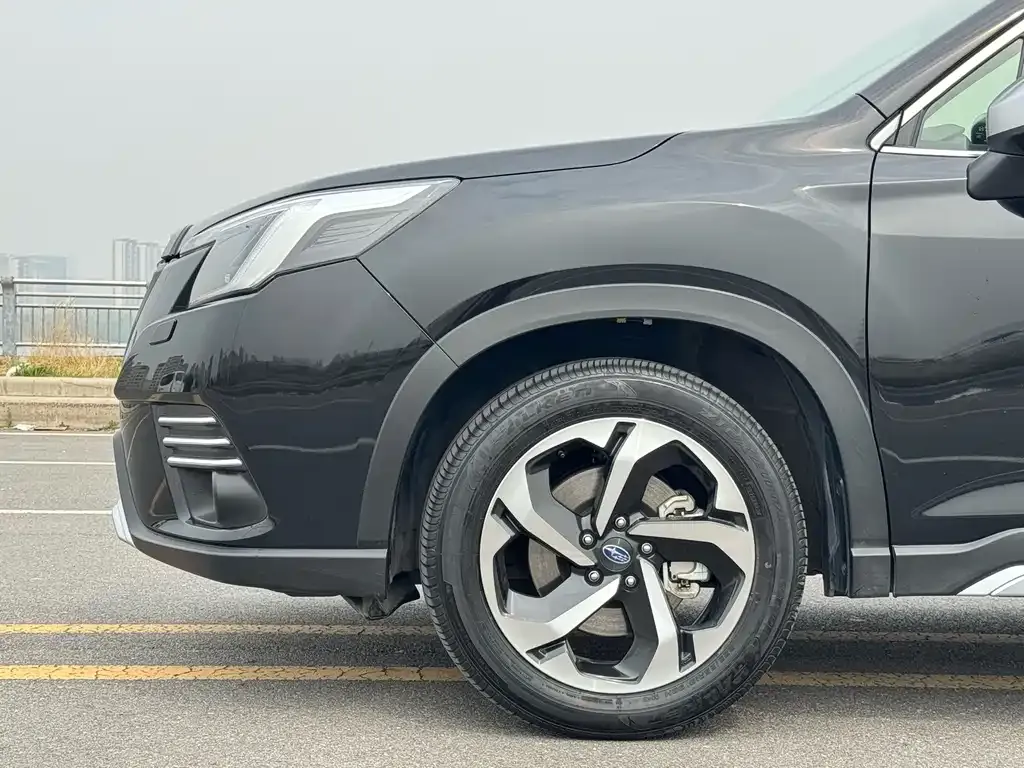 Subaru Forester — фото 6