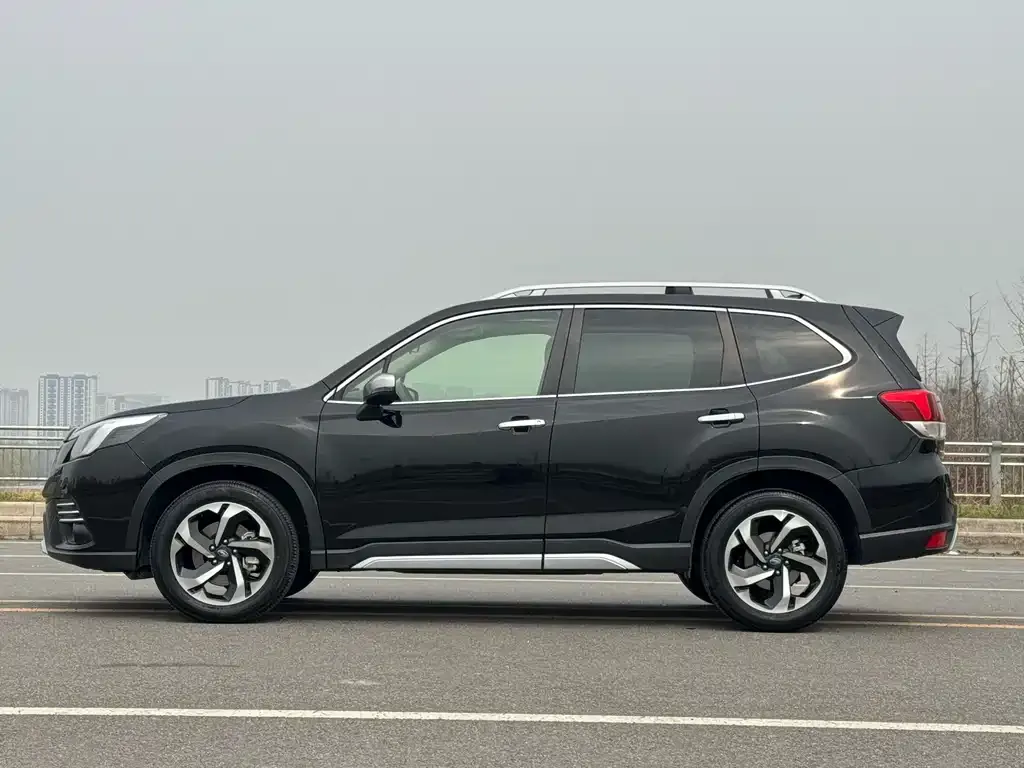 Subaru Forester — фото 8