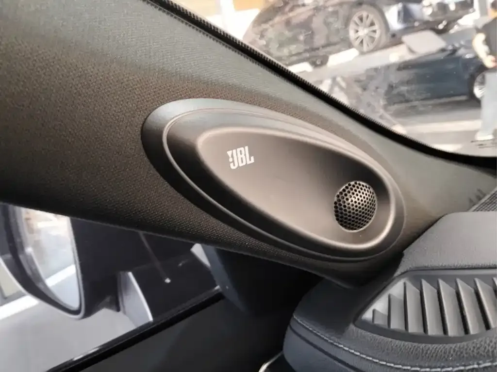 Toyota Crown Kluger — фото 7