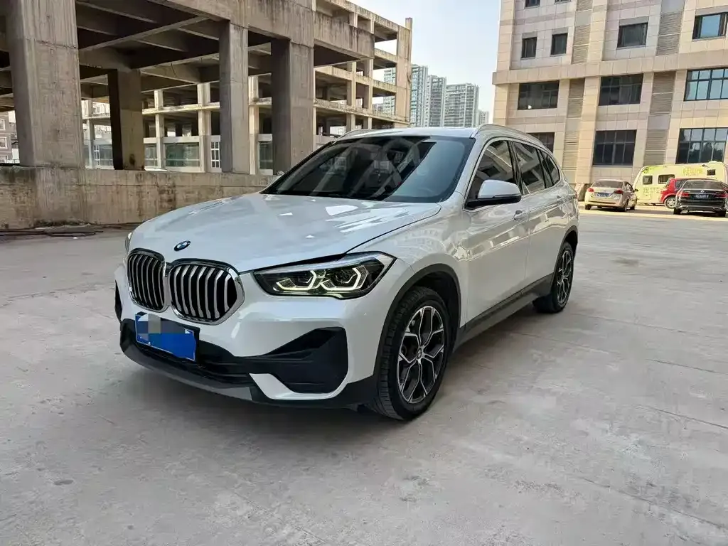 BMW X1 — фото 1