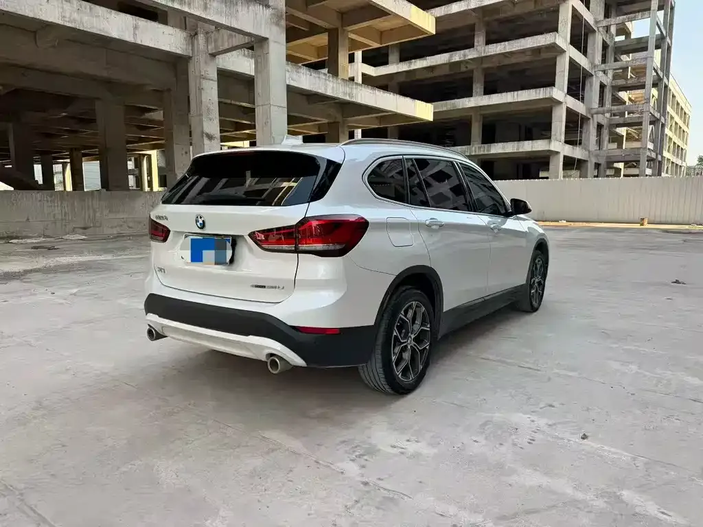 BMW X1 — фото 7