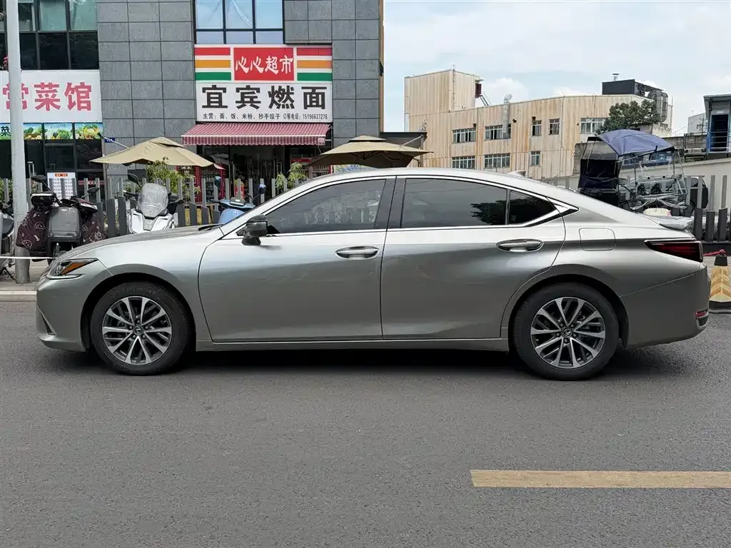 Lexus ES — фото 2