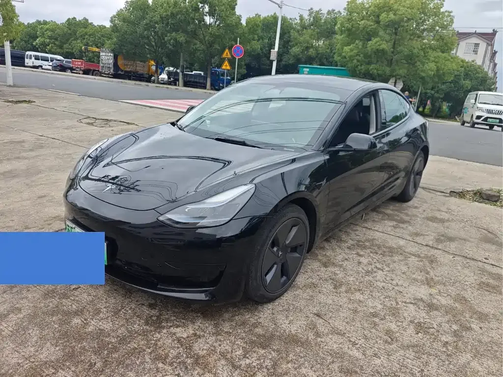 Tesla Model 3 — фото 1