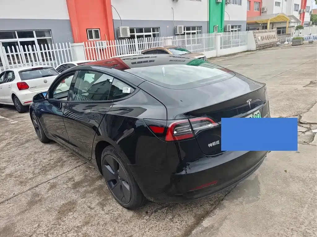 Tesla Model 3 — фото 3