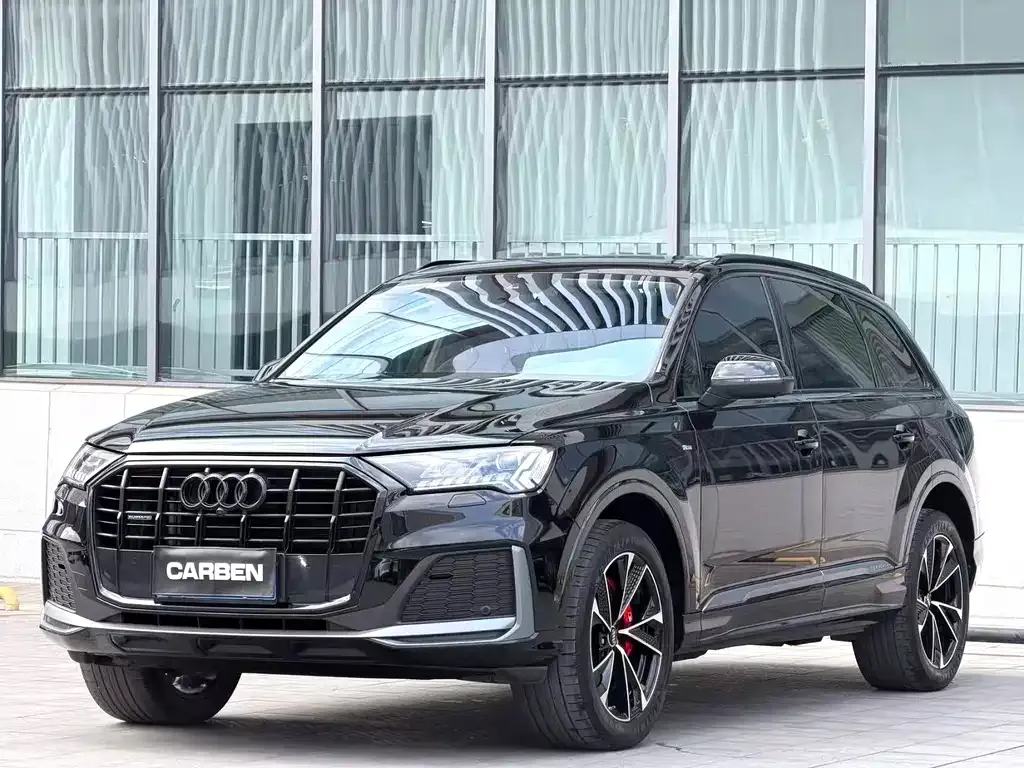 Audi Q7 — фото 1