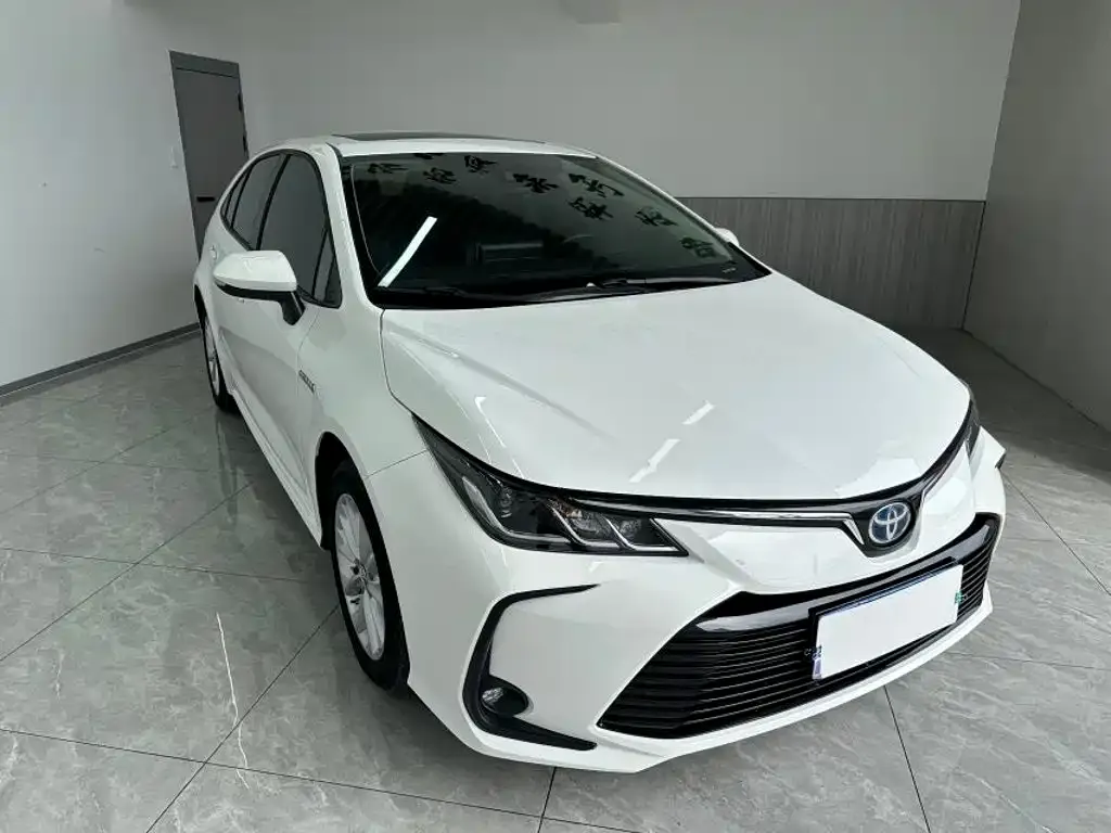 Toyota Corolla — фото 10