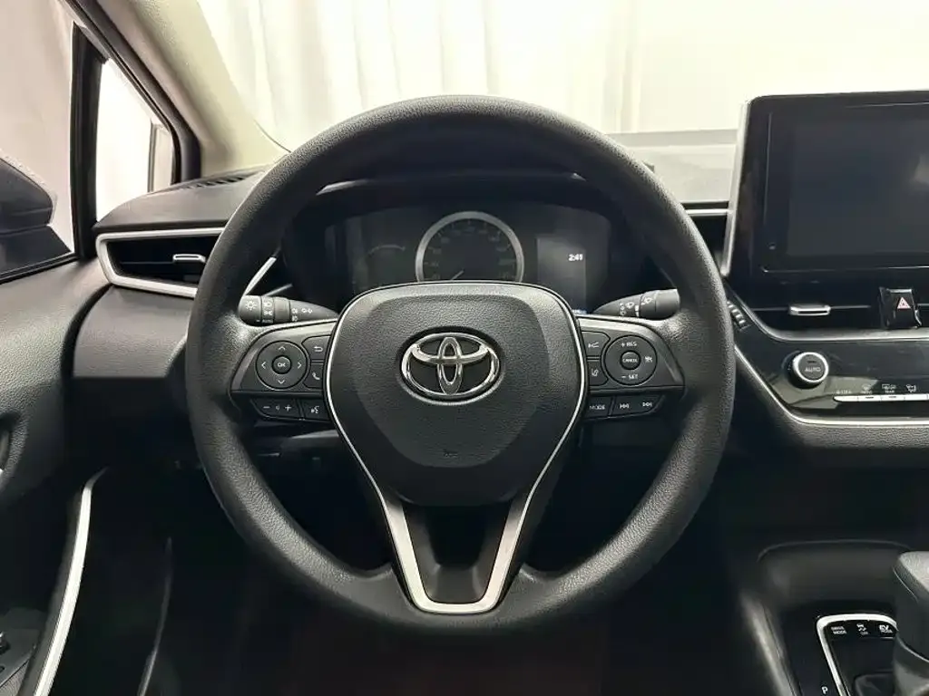 Toyota Corolla — фото 6