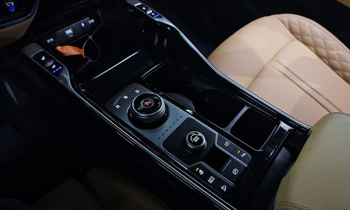 Kia Sorento — фото 5