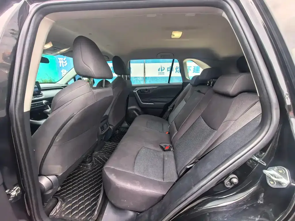 Toyota Wildlander 2024 из CN, фото 3