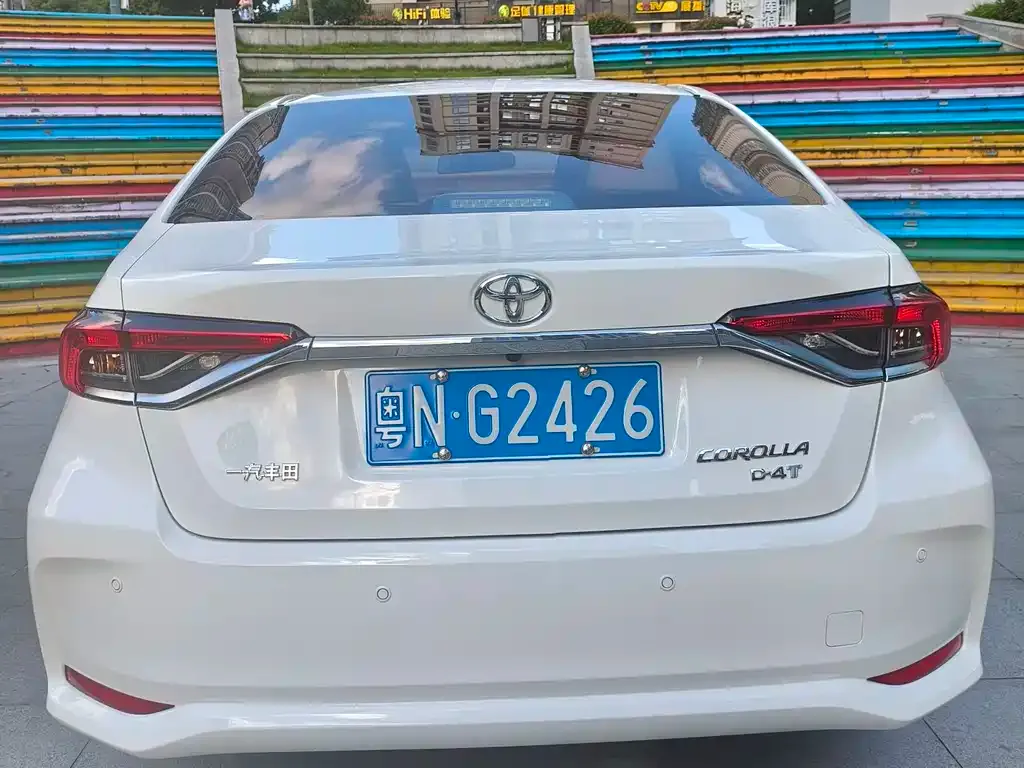Toyota Corolla — фото 10