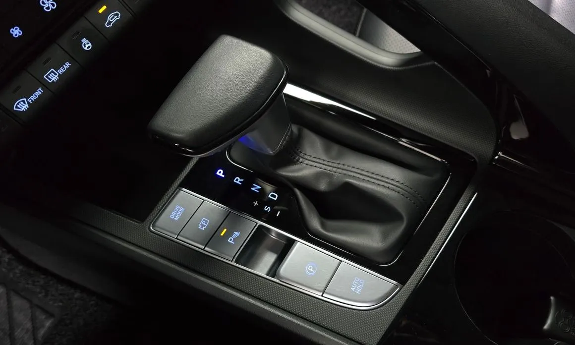 Hyundai AVANTE — фото 4