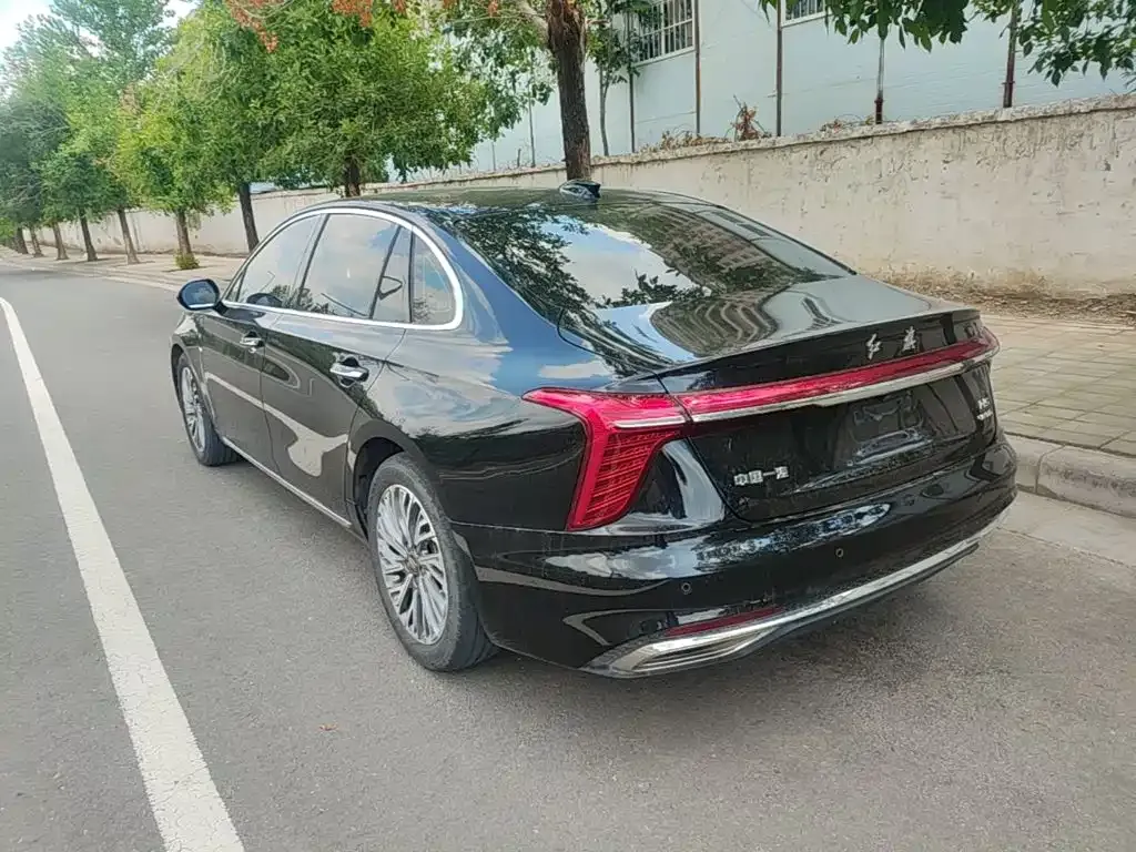 Hongqi H5 — фото 2