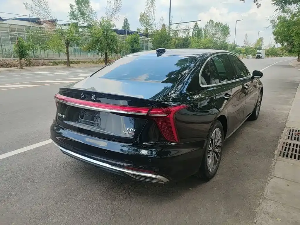 Hongqi H5 — фото 10