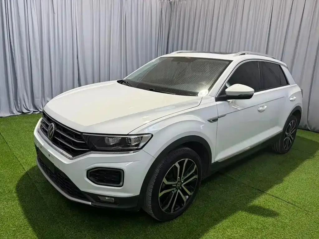 Volkswagen T-Roc — фото 1