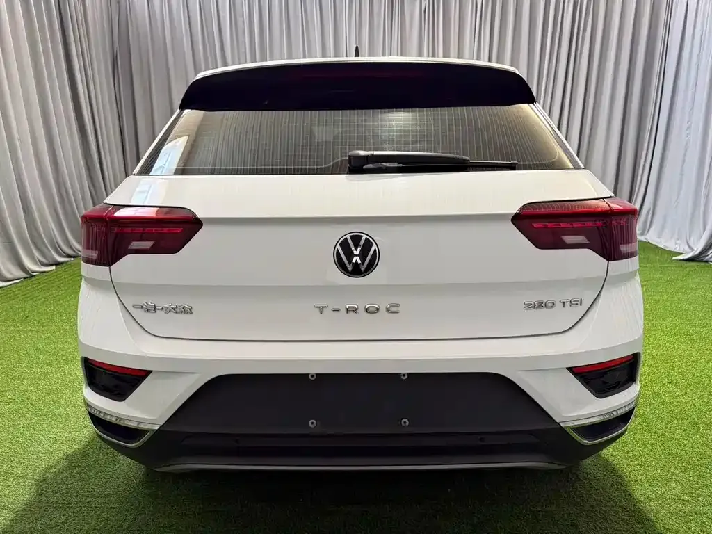 Volkswagen T-Roc — фото 8