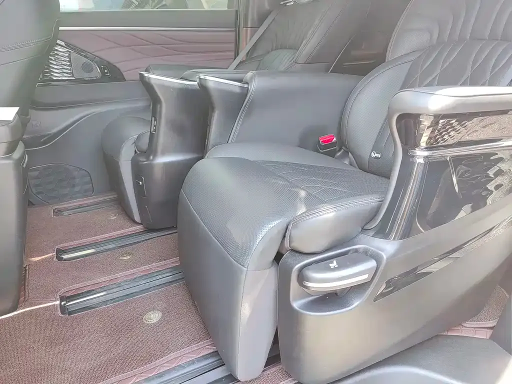 GAC Motor Trumpchi M8 — фото 7