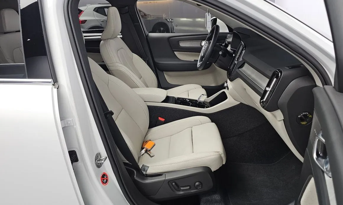 Volvo XC40 2025 из KR, фото 5