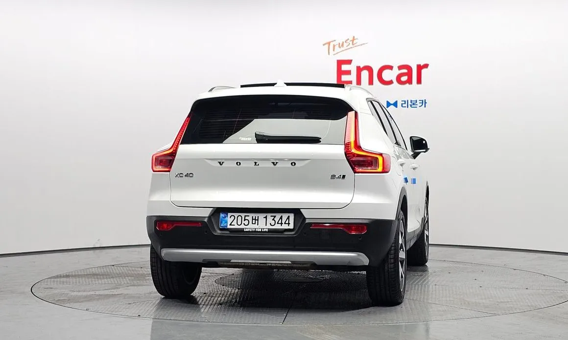 Volvo XC40 2025 из KR, фото 3