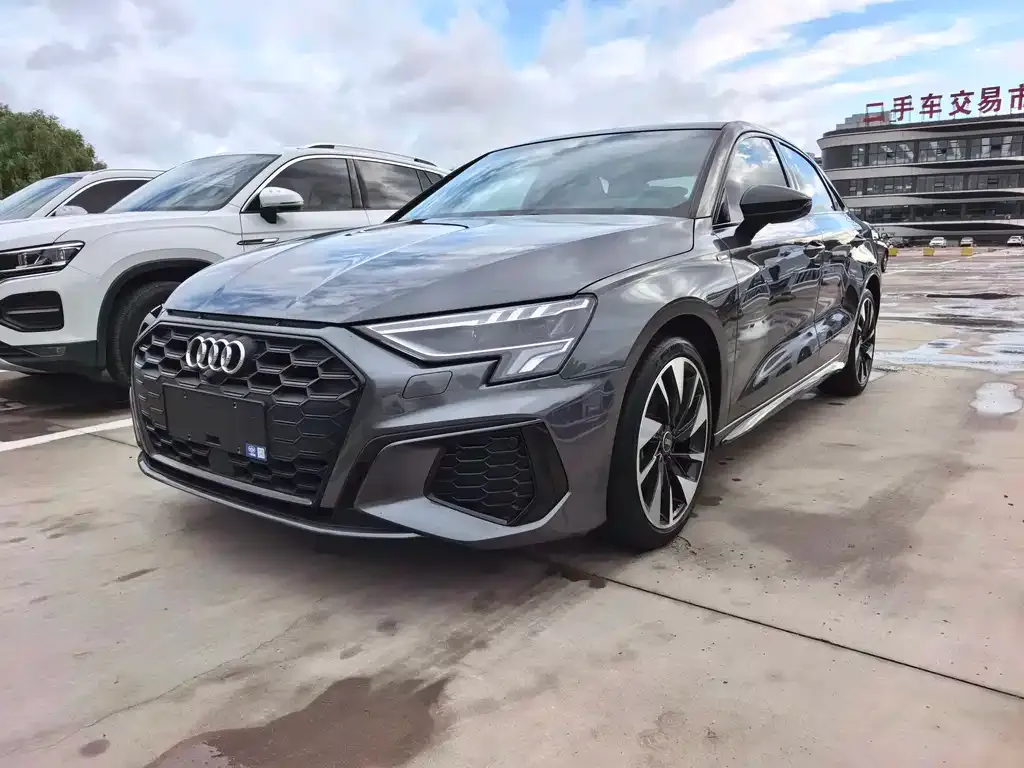 Audi A3 — фото 1