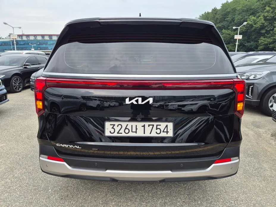 Kia Carnival — фото 6